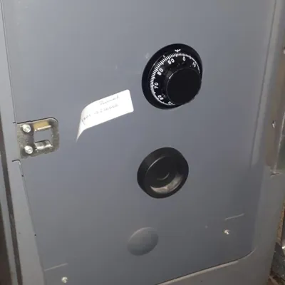 Cassaforte con combinazione a disco
